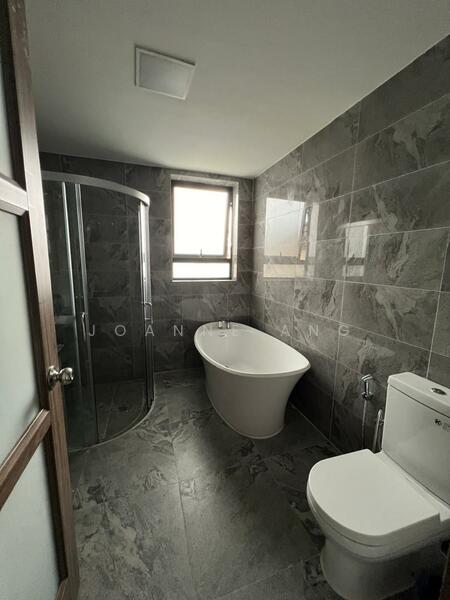 Cluster House for Sale in Forest City (Gelang Patah) - Joanne Ang - Bathroom - PropertyGuru.com.my