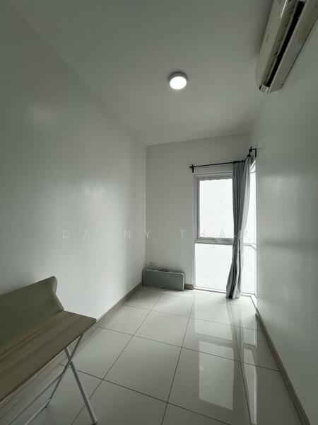 Small Bedroom / Study room