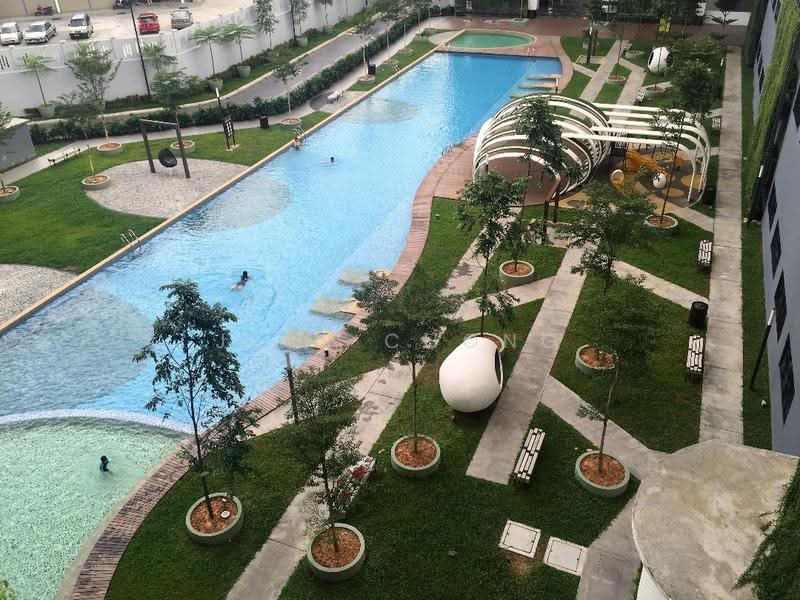 Kediaman Servis untuk Dijual di Skypod Residence - Jess Chong - Pool - PropertyGuru.com.my