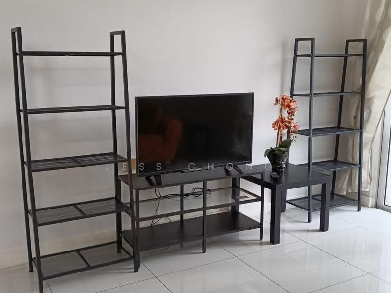 Kediaman Servis untuk Dijual di Skypod Residence - Jess Chong - Living Room - PropertyGuru.com.my