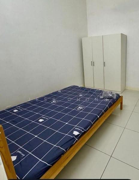 Kediaman Servis untuk Dijual di Skypod Residence - Jess Chong - Bedroom - PropertyGuru.com.my