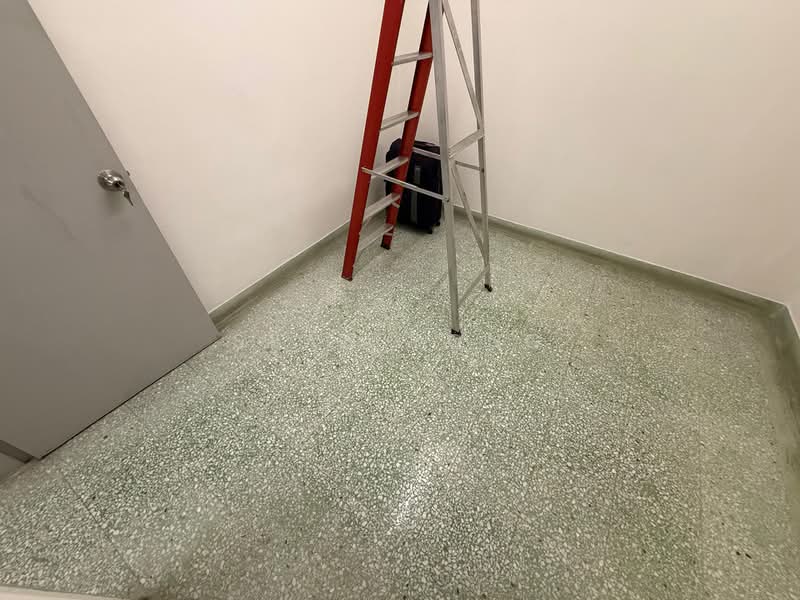 Flat for Sale at Taman Daya - Sean Yong - Corridor - PropertyGuru.com.my