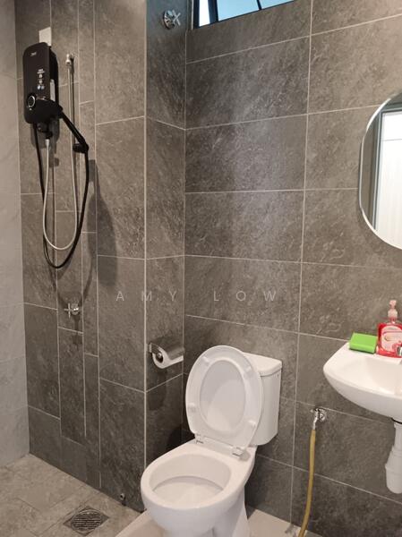 For Rent - Traders Park