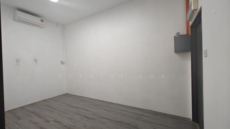 Shop for Sale in Kuching (Sarawak) - Sherene Kok - Interior - PropertyGuru.com.my