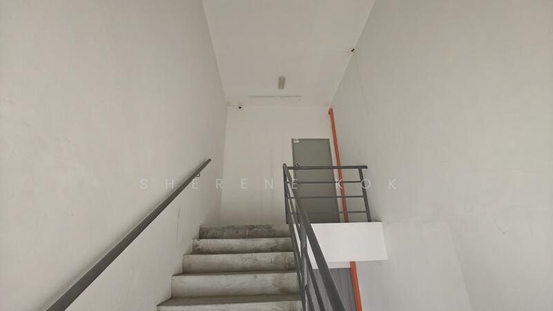 Shop for Sale in Kuching (Sarawak) - Sherene Kok - Corridor - PropertyGuru.com.my