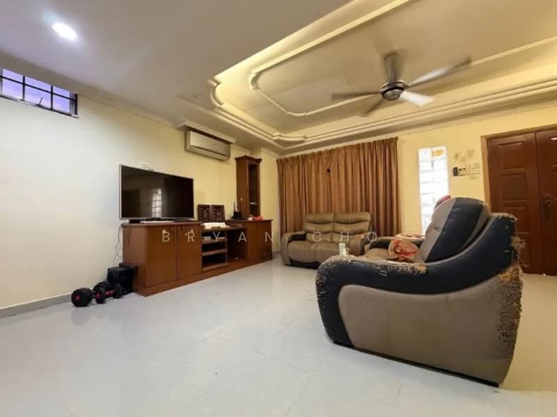 Rumah Teres 2 Tingkat untuk Dijual di Taman Sri Angsana Hilir (Ampang) - Bryan Cho - Living Room - PropertyGuru.com.my