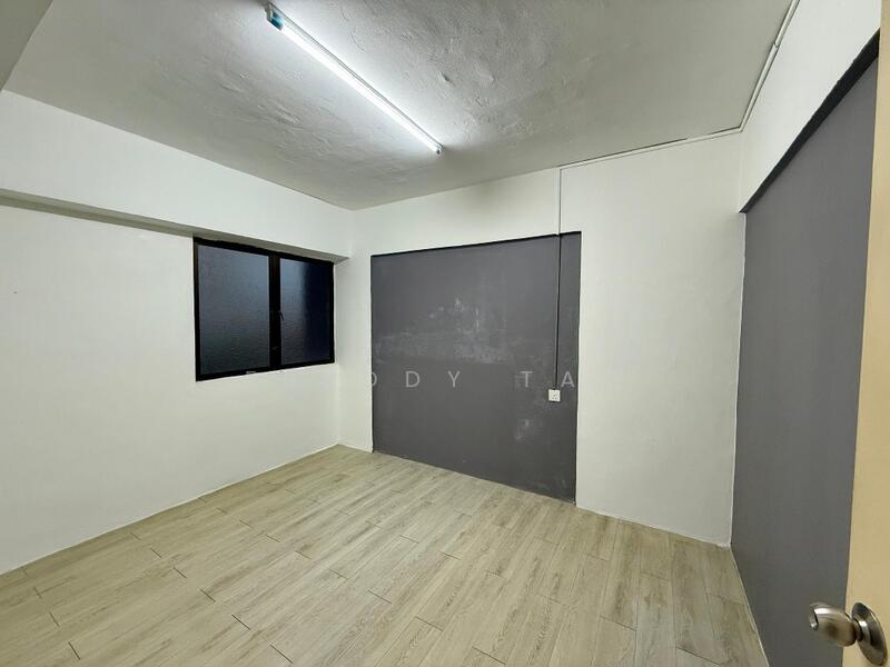 Untuk Dijual - Taman Utama