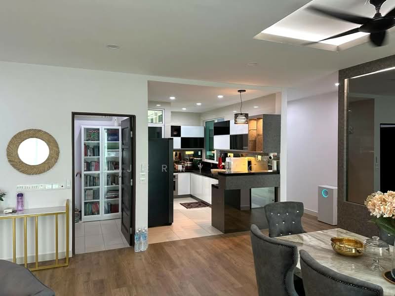 Service Residence for Sale at Setia Tri-angle - Jerry So - Kitchen - PropertyGuru.com.my