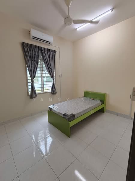 1-storey Terraced House for Rent in Bandar Indahpura (Kulai) - Danny See - Bedroom - PropertyGuru.com.my