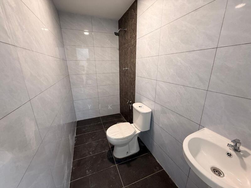 2-storey Terraced House for Sale in Taman Sentosa (Johor Bahru) - Yik Tat - Bathroom - PropertyGuru.com.my