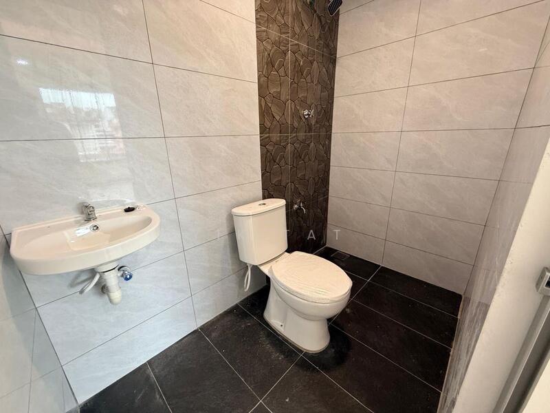 2-storey Terraced House for Sale in Taman Sentosa (Johor Bahru) - Yik Tat - Bathroom - PropertyGuru.com.my