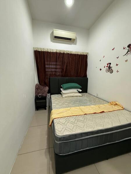 Untuk Disewa - Station 18