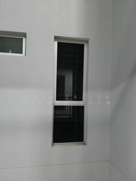 Exterior ( fully tinted )