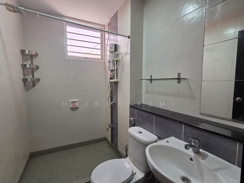 2-storey Terraced House for Rent in Alam Impian (Shah Alam) - Hairul Azmi - Bathroom - PropertyGuru.com.my