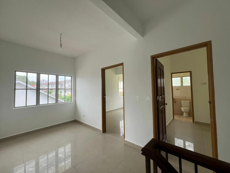 Rumah Berkembar untuk Dijual di Taman Minang Ria (Cheras) - Shanny Tan - Corridor - PropertyGuru.com.my