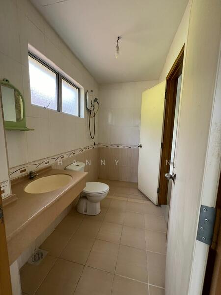 Rumah Berkembar untuk Dijual di Taman Minang Ria (Cheras) - Shanny Tan - Bathroom - PropertyGuru.com.my