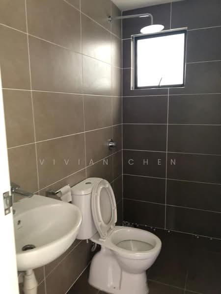 Kondominium untuk Disewa di The Greens (Residensi Hijauan) @ Subang West - Vivian Chen - Bathroom - PropertyGuru.com.my
