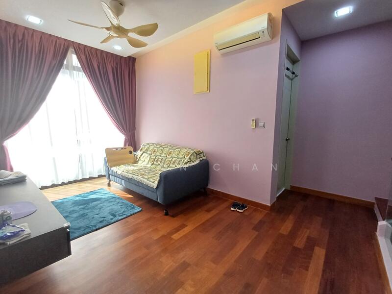 1st floor family area