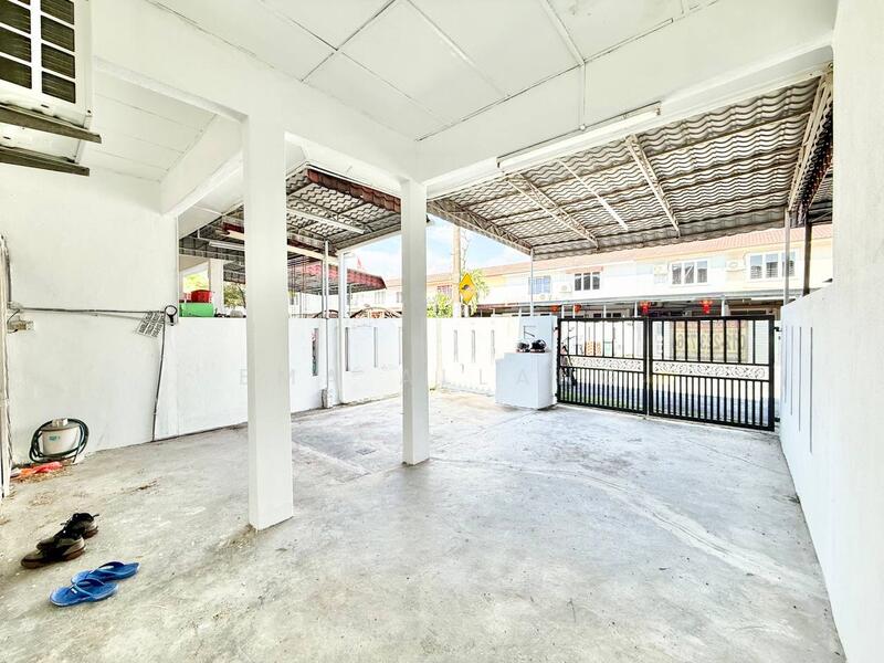 2-storey Terraced House for Sale in Klang Selatan (Klang) - EMA ALLANG - Car Park - PropertyGuru.com.my