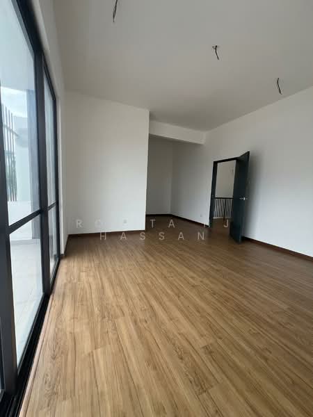 2-storey Terraced House for Sale in Seremban (Negeri Sembilan) - Rozita Hj Hassan - Living Room - PropertyGuru.com.my