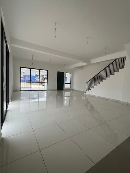 2-storey Terraced House for Sale in Seremban (Negeri Sembilan) - Rozita Hj Hassan - Living Room - PropertyGuru.com.my