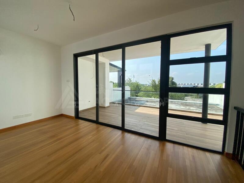 Terraced House for Sale in Leisure Farm (Gelang Patah) - Bella Goh - Living Room - PropertyGuru.com.my