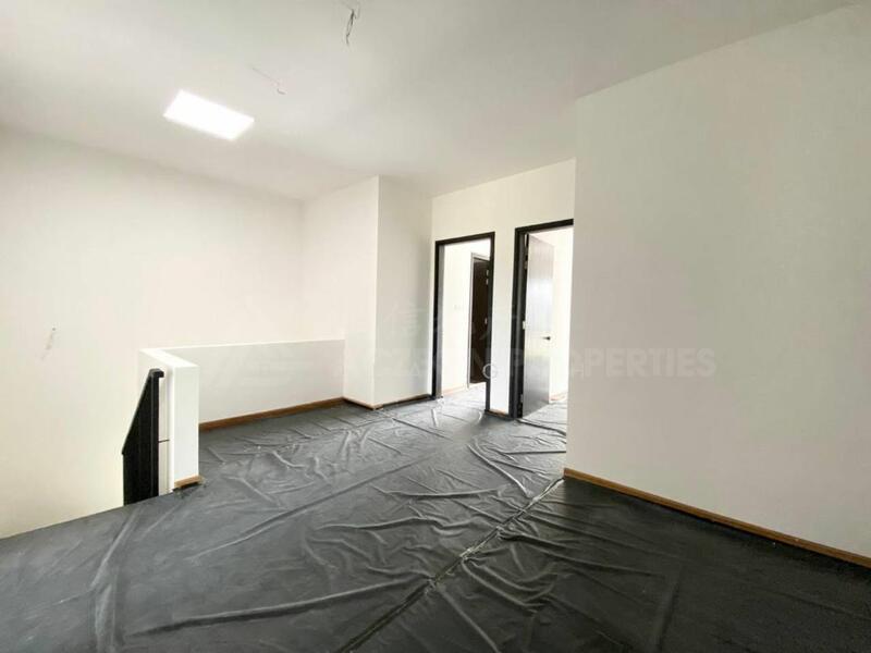 2-storey Terraced House for Sale in Leisure Farm (Gelang Patah) - Bella Goh - Corridor - PropertyGuru.com.my