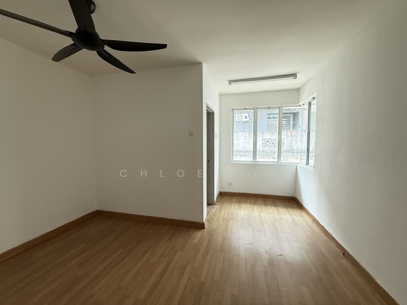 3-storey Terraced House for Sale in Rawang (Selangor) - Chloe Kok - PropertyGuru.com.my