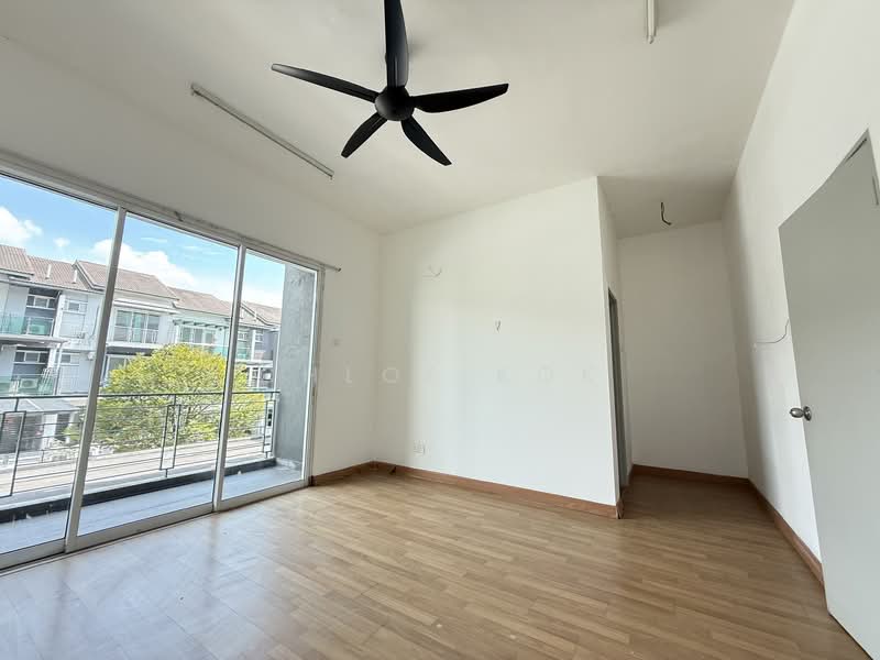 3-storey Terraced House for Sale in Rawang (Selangor) - Chloe Kok - PropertyGuru.com.my