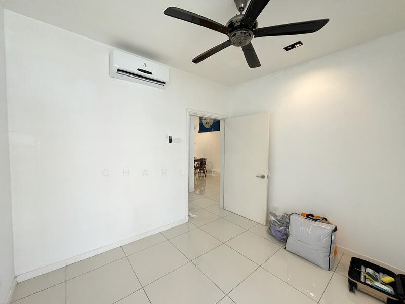 Terraced House for Sale in Bandar Tropicana Aman (Telok Panglima Garang) - Charlie Gan - Living Room - PropertyGuru.com.my