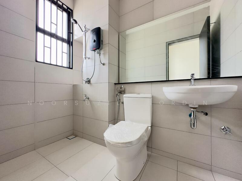 Untuk Dijual - Elmina Green Seven