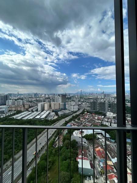 Kediaman Servis untuk Disewa di M Oscar - Anthony Tek - Balcony - PropertyGuru.com.my