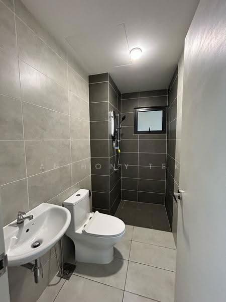 Kediaman Servis untuk Disewa di M Oscar - Anthony Tek - Bathroom - PropertyGuru.com.my