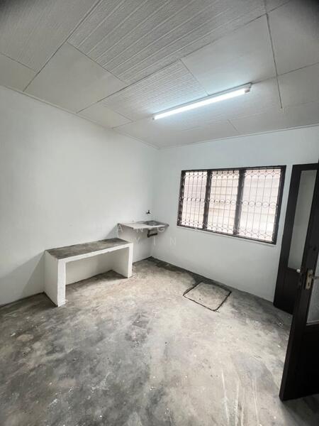 Untuk Disewa - Taman Sentosa Double Storey House