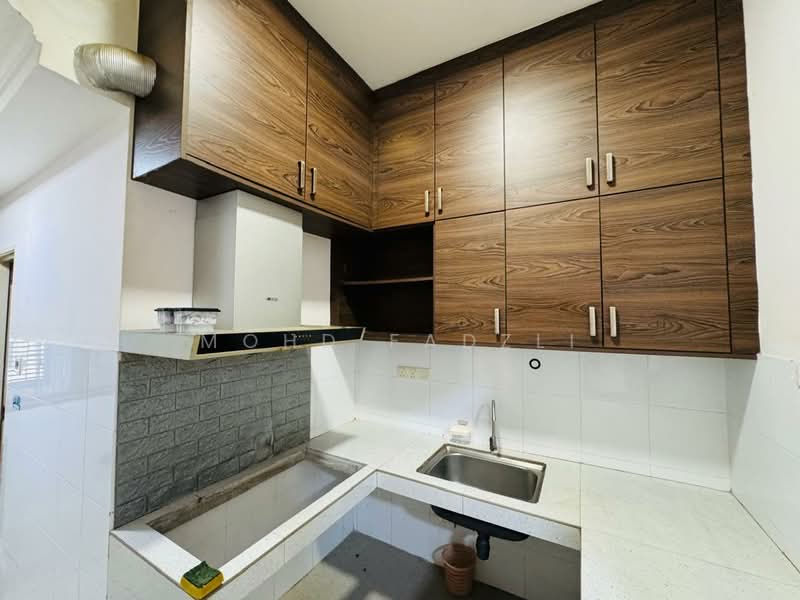 2-storey Terraced House for Sale in Denai Alam (Shah Alam) - Mohd Fadzli - Kitchen - PropertyGuru.com.my