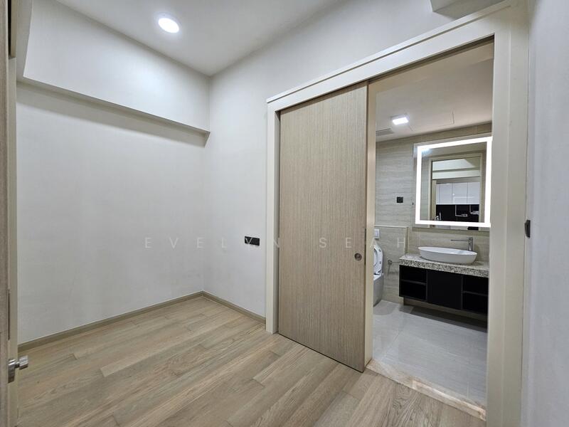 Bedroom 2/ Study Room