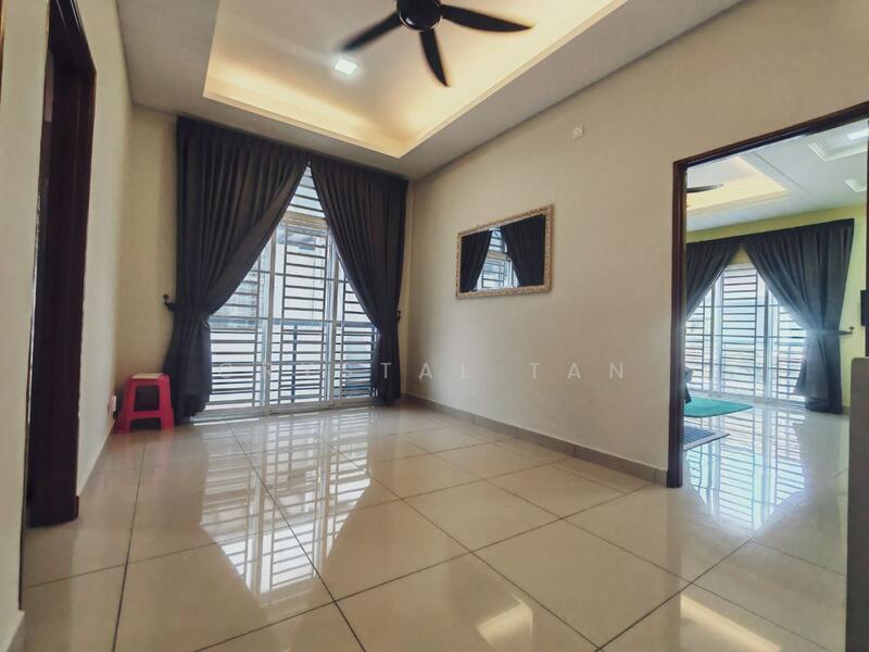 Cluster House for Sale in Nusantara Prima (Gelang Patah) - Crystal Tan - Living Room - PropertyGuru.com.my