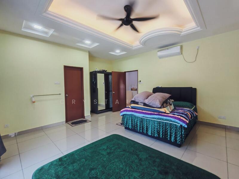 Cluster House for Sale in Nusantara Prima (Gelang Patah) - Crystal Tan - Bedroom - PropertyGuru.com.my