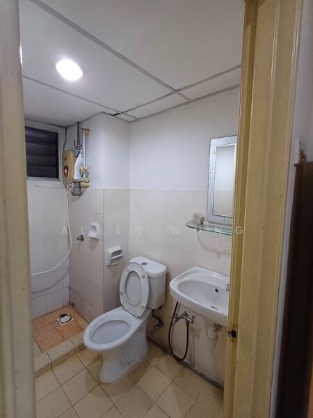 Master Bedroom Bathroom