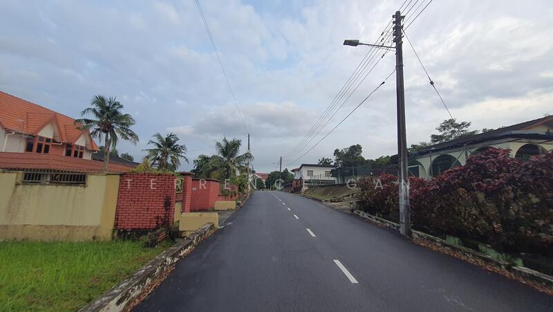 AT STULANG LAUT STULANG DARAT 