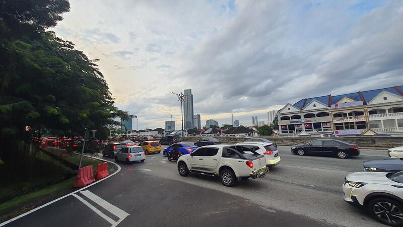 EASY ACCESS TO EDL HIGHWAY 