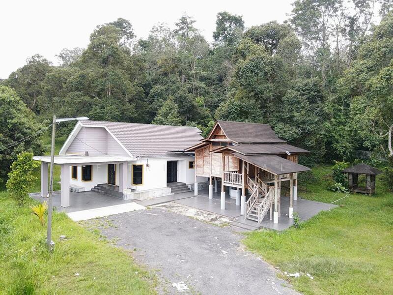 Banglo setingkat & rumah kayu jati