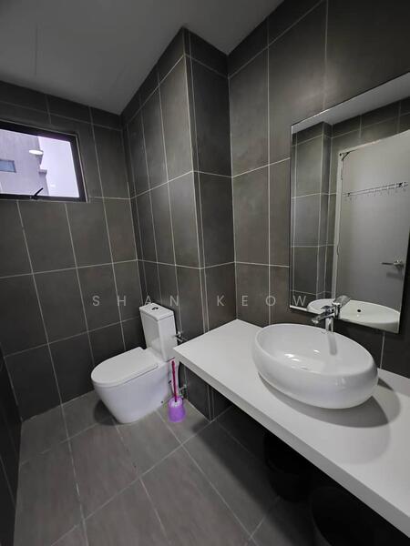 Share Common Bathroom