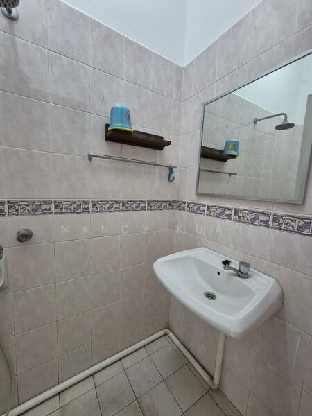 Ground floor Bathroom