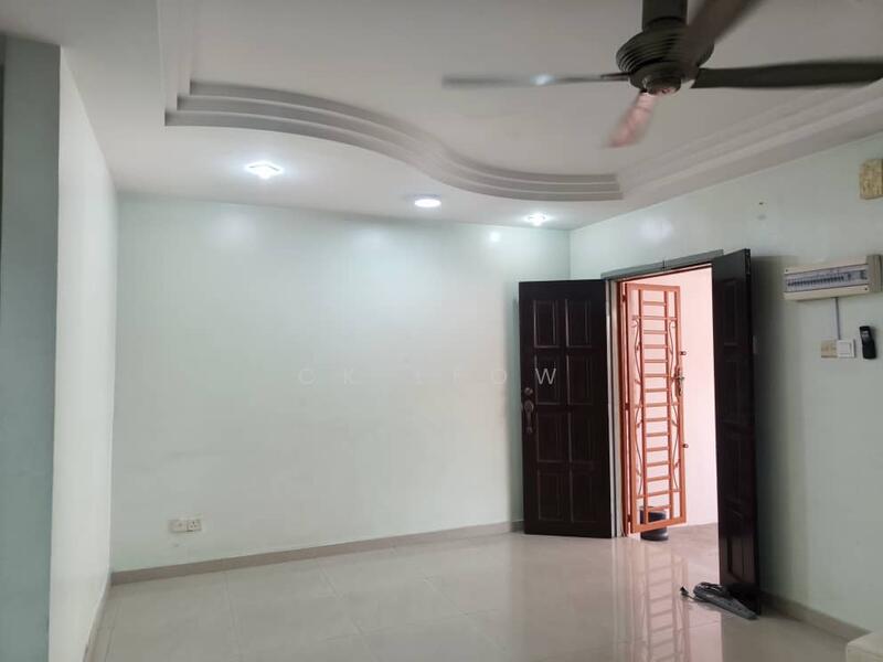 Untuk Disewa - Double storey house for rent at ehsan jaya