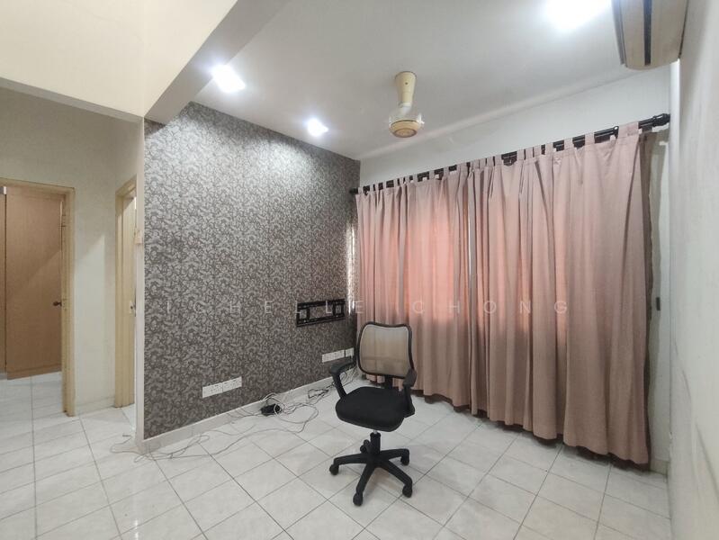 Upstairs living Hall