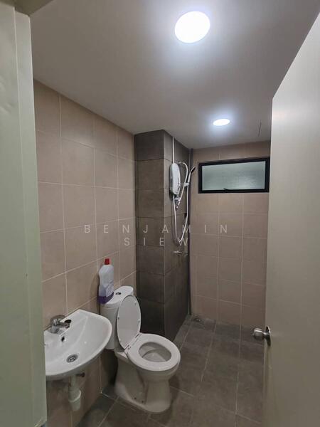 Kondominium untuk Disewa di Zahra Residensi - Benjamin Siew - Bathroom - PropertyGuru.com.my