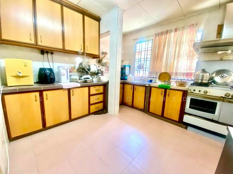 2-storey Terraced House for Sale in Bukit Jelutong (Shah Alam) - Suhana Mohamed - Kitchen - PropertyGuru.com.my