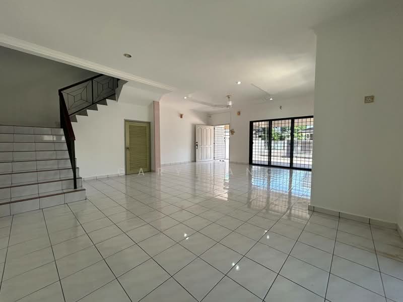 2-storey Terraced House for Sale in Taman Sinfar (Ipoh) - Gary Tang - Living Room - PropertyGuru.com.my