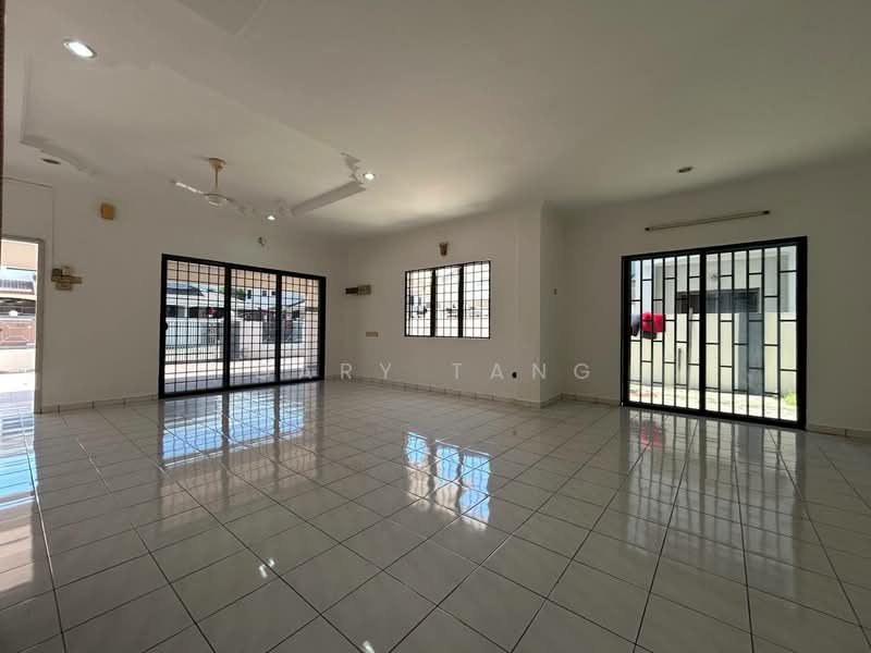 2-storey Terraced House for Sale in Taman Sinfar (Ipoh) - Gary Tang - Living Room - PropertyGuru.com.my